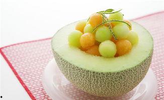 吃哈密瓜刚吃就吐,却为何一吃就吐？揭秘背后的真相