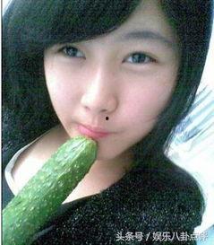 大美女吃瓜真美,美得让人陶醉